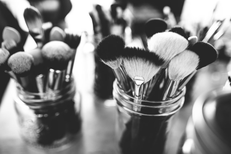 bw makeup brushes